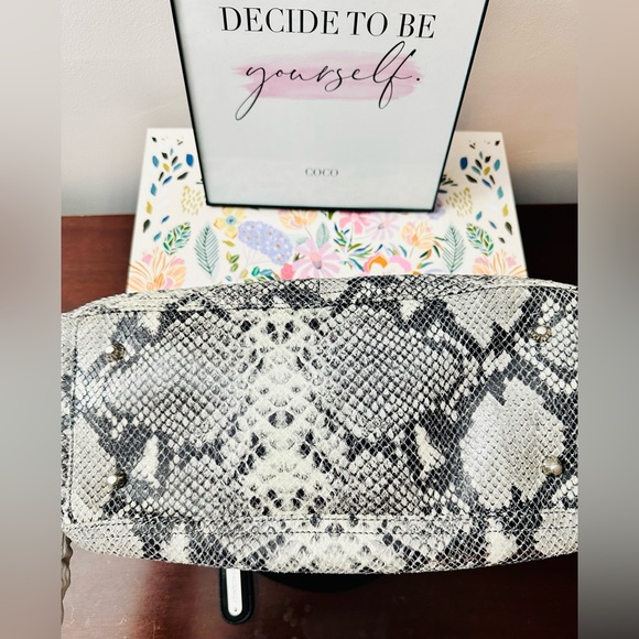 Cynthia Rowley Genuine Leather Snake Print Shoulder Bag, Silver Hardware - Picture 9 of 9